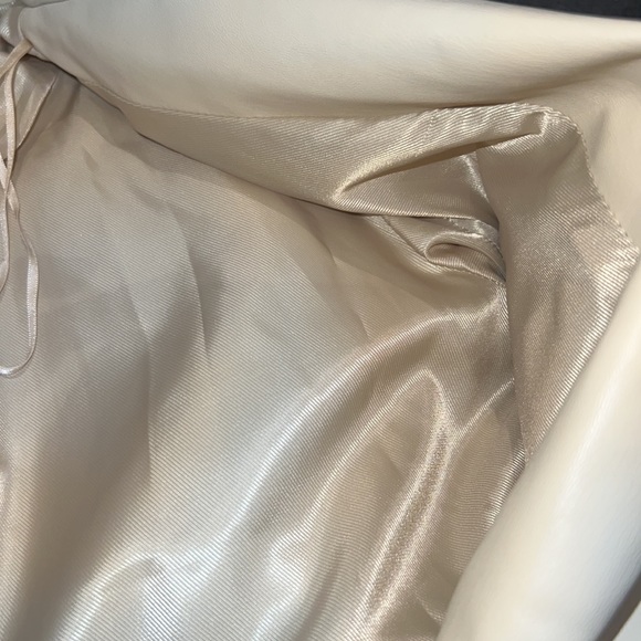 creme color faux leather blazer Zara - Picture 4 of 6